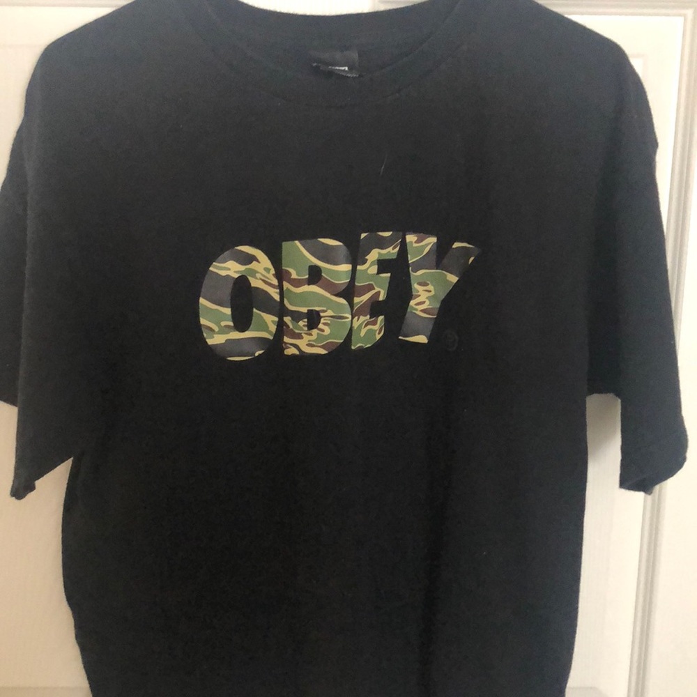 Obey tshirt